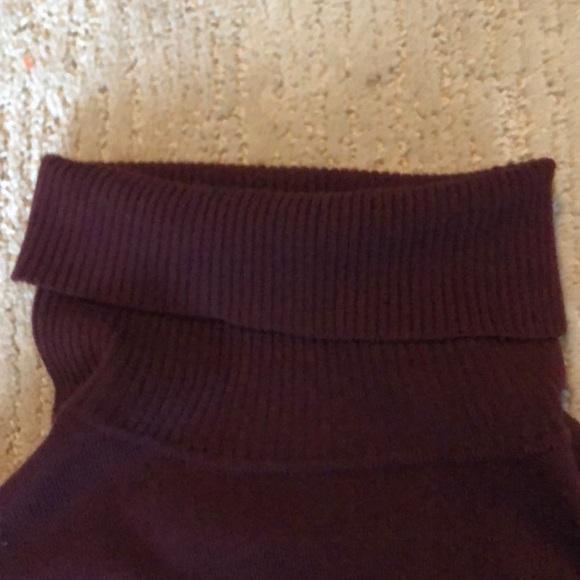 Women’s burgundy Long sleeved turtle neck - Picture 2 of 2